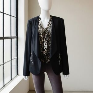 Vince Camuto Black Sleek Edgy Zip‑Trim Open V-Neck Blazer – Size 12